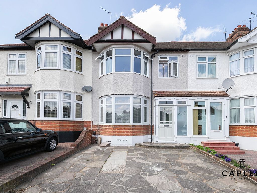 4 bed terraced house for sale in Buckhurst Way, Buckhurst Hill IG9, £