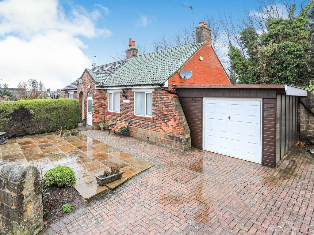 2 bed semidetached bungalow for sale in Quarry Lane, Harrogate HG1, £