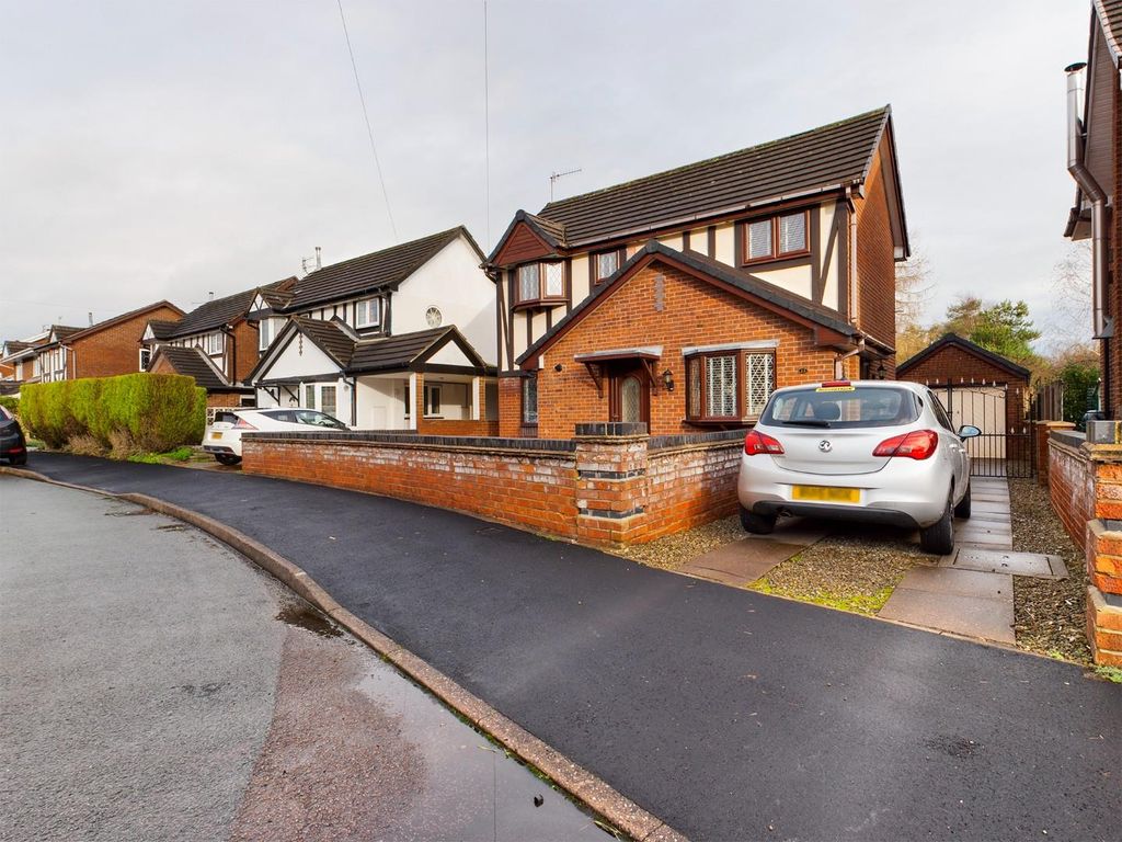 3 bed detached house for sale in Birchdown Avenue, Tunstall, StokeOn