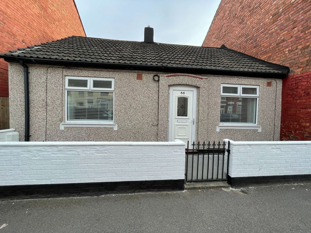 2 bed detached bungalow to rent in Barker Street, Huthwaite NG17, £795