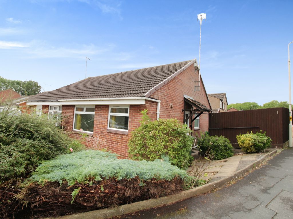 2 bed semidetached bungalow for sale in Foxhill Drive, Glen Parva