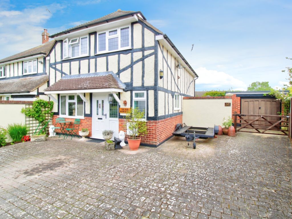 3 bed detached house for sale in Wid Terrace, Church Lane, Doddinghurst