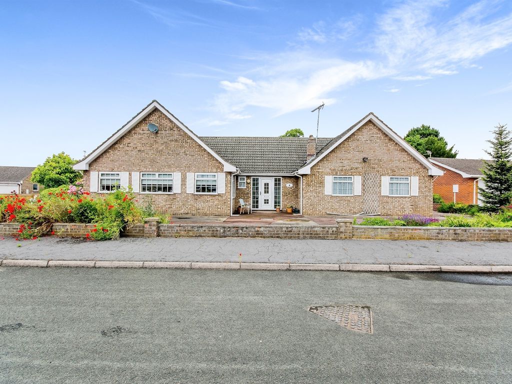 3 bed detached bungalow for sale in Westfield Drive, Swineshead, Boston