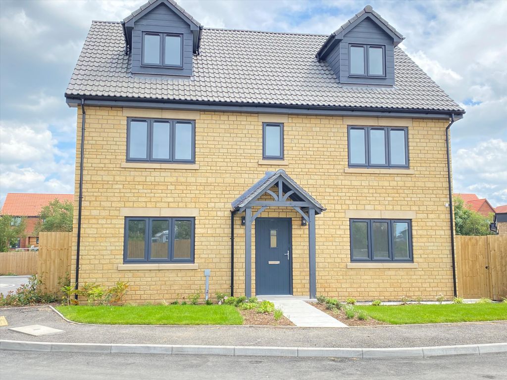 New home, 5 bed detached house for sale in Chestnut Farm, Yatton BS49