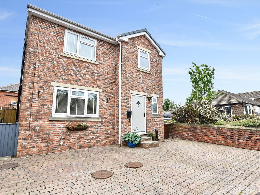 4 bed detached house for sale in Canal Lane, Lofthouse, Wakefield WF3, £320,000 Zoopla