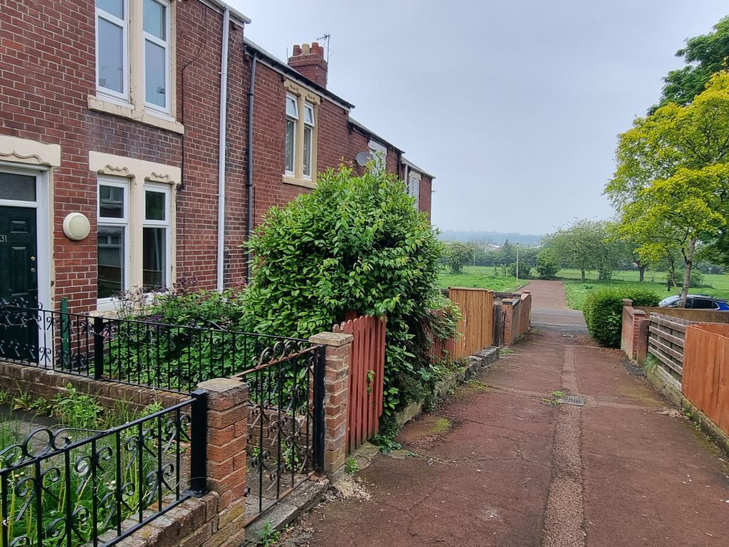 2 bed terraced house to rent in Helmsdale Avenue, Gateshead NE10, £650