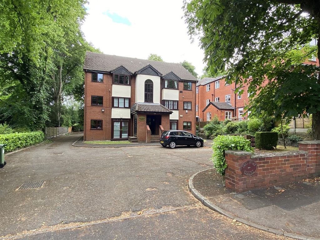 1 bed flat to rent in Flat Peel Moat Court, Peel Moat Road SK4, £800