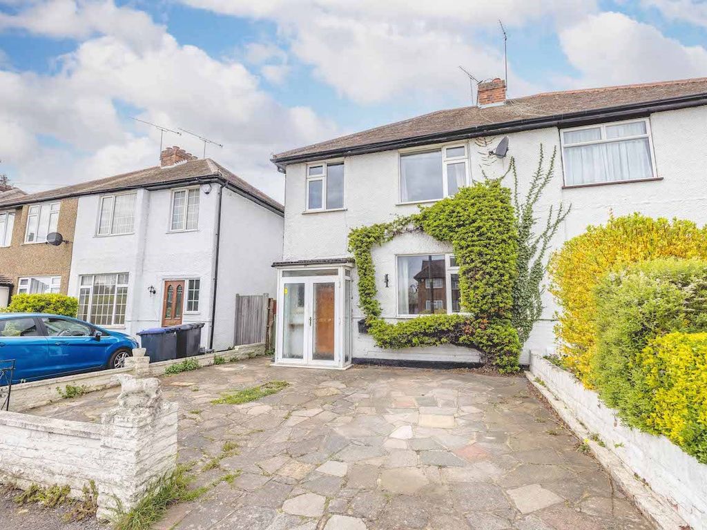 3 bed semidetached house for sale in Swallow Street, Iver SL0 Zoopla