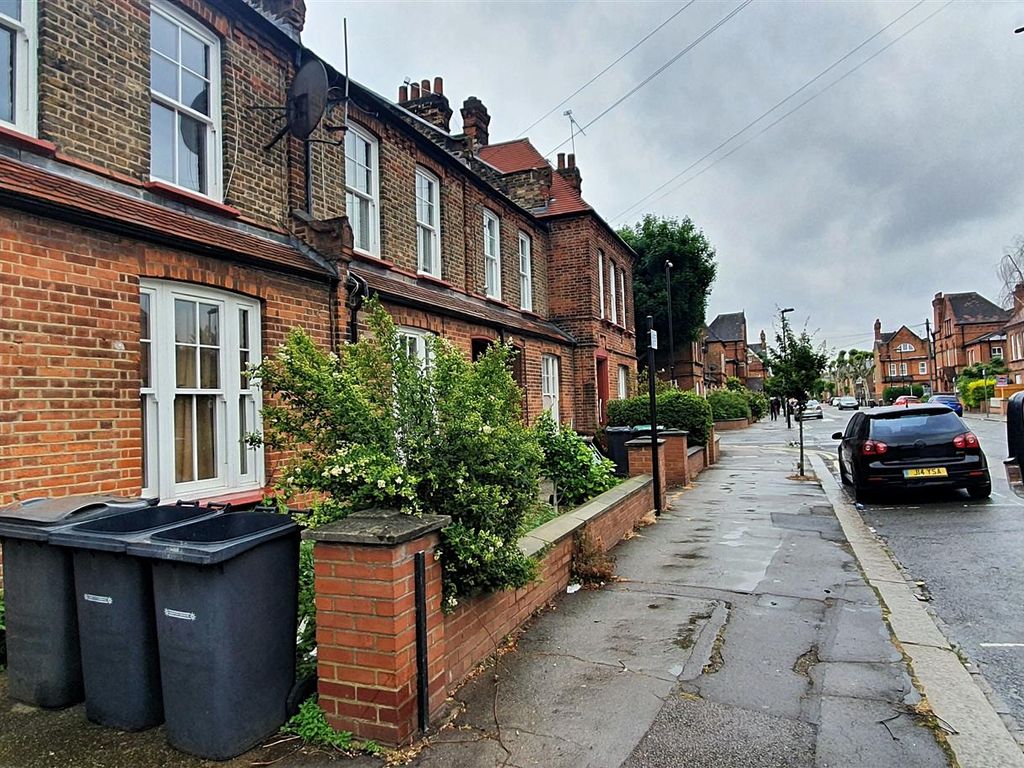 Salisbury Road, London N22  