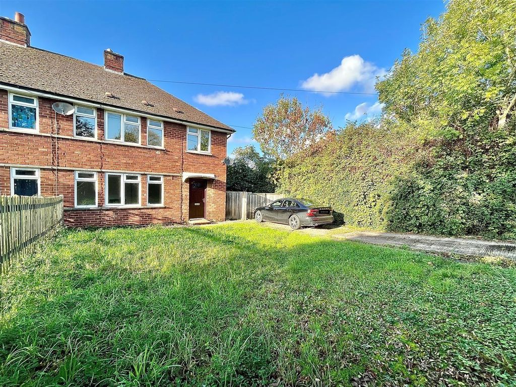 3 bed semidetached house for sale in Finlay Road, Gloucester GL4, £260,000 Zoopla