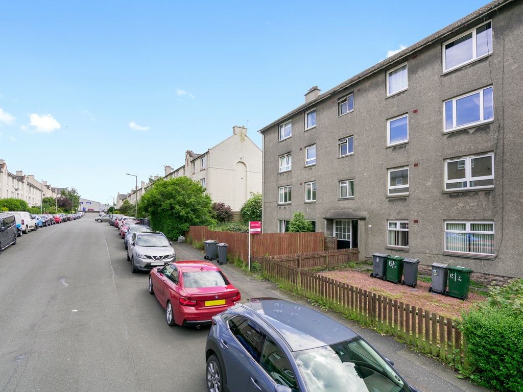 2 bed flat for sale in 15/4 Moat Drive, Edinburgh EH14, £155,000 Zoopla