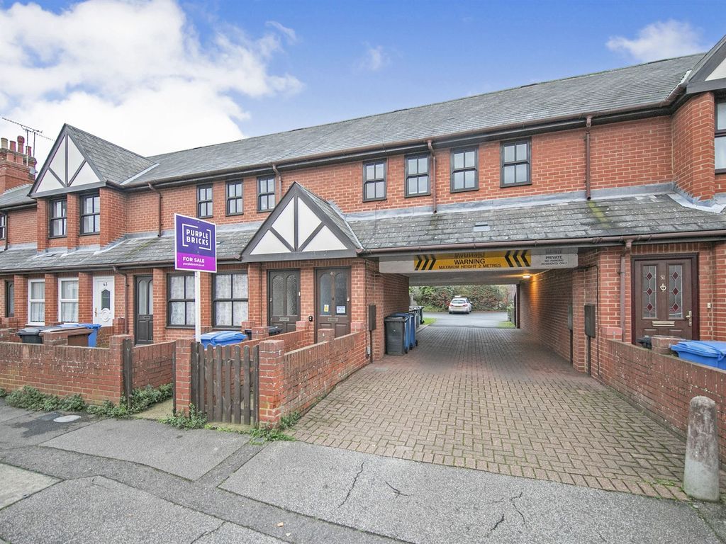 2 bed flat for sale in Cullingham Road, Ipswich IP1 Zoopla