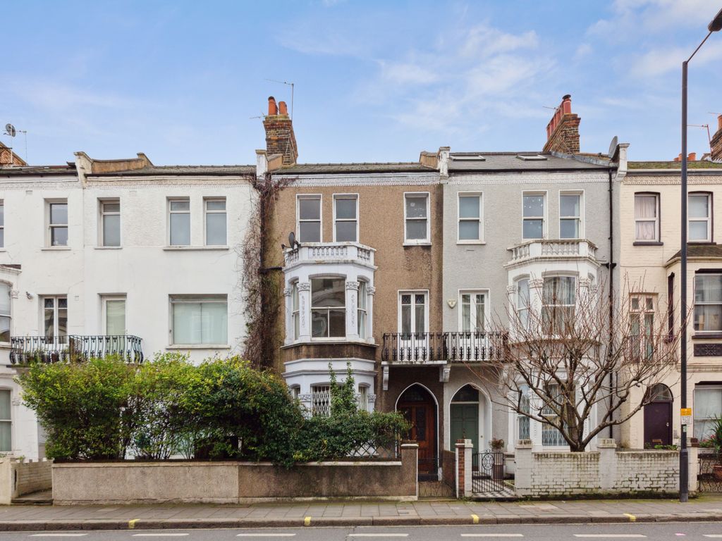 5 bed property for sale in Harwood Road, Walham Green SW6, £2,000,000