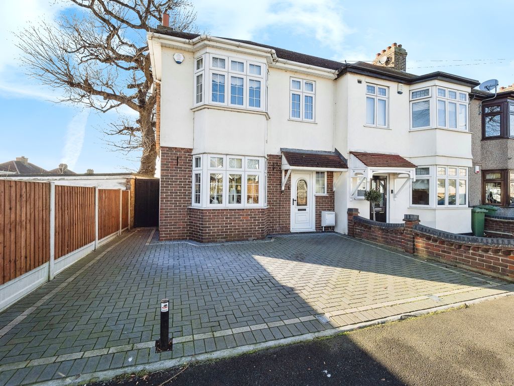 3 bed end terrace house for sale in Globe Road, Hornchurch RM11, £