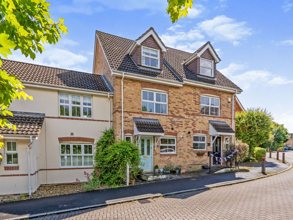 3 bed terraced house for sale in Jessica Crescent, Totton, Southampton