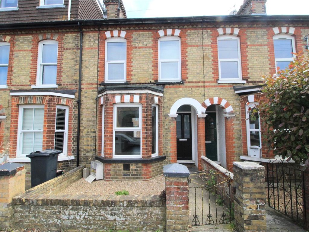 3 bed terraced house to rent in Gladstone Road, Willesborough, Ashford