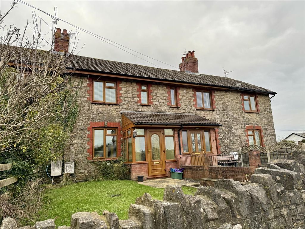 2 bed cottage for sale in New Cottages, Caerwent, Caldicot NP26, £