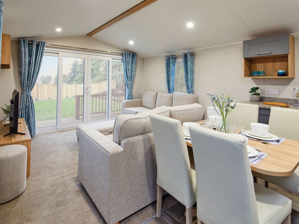 2 bed property for sale in The Meadows, Kilwinning KA13 Zoopla