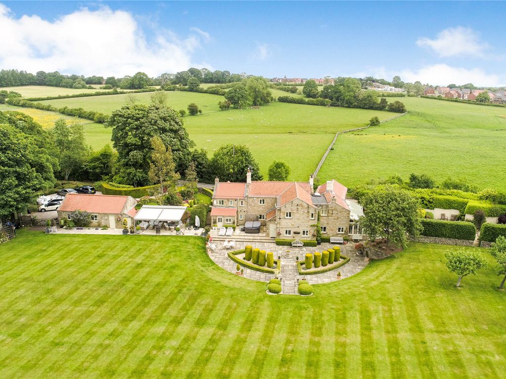 4 bed detached house for sale in Lund House Green, Harrogate, North