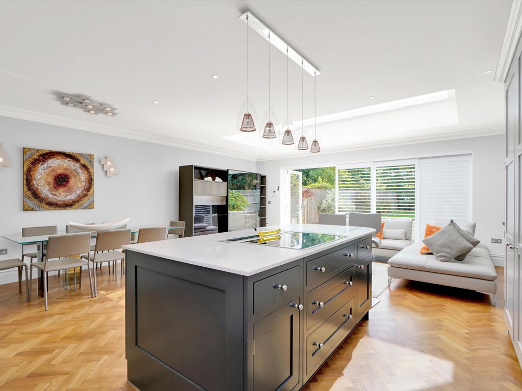 Oatlands Court, St. Marys Road, Weybridge, Surrey KT13.  