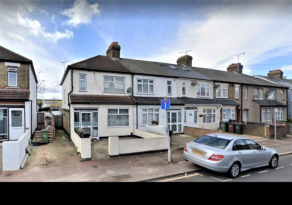 3 bed end terrace house for sale in Westminster Gardens, Barking IG11