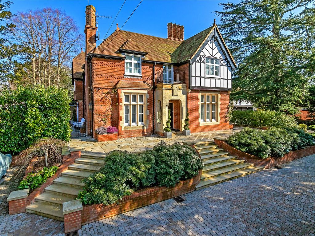 4 bed detached house for sale in Aldenham Road, Letchmore Heath