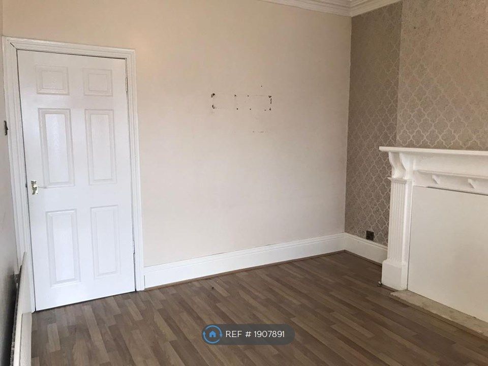 3 bed semidetached house to rent in Belgrave Road, Halesowen B62, £975