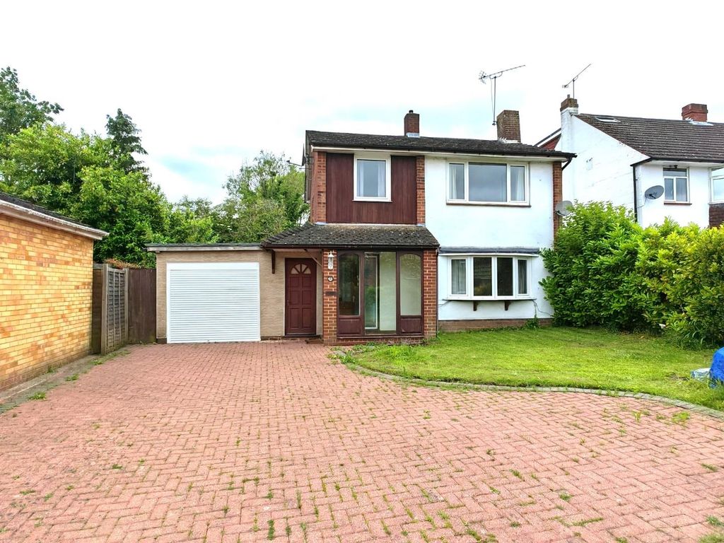 3 bed detached house to rent in Coppice Road, Woodley, Reading RG5, £
