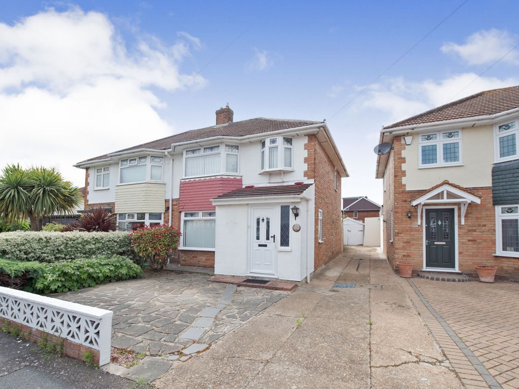 3 bed semidetached house for sale in Hayes Drive, Rainham RM13 Zoopla