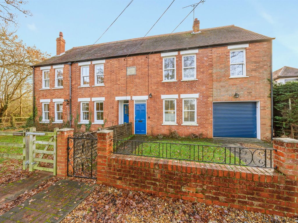 3 bed semidetached house for sale in Twyford Road, Waltham St. Lawrence, Reading RG10 Zoopla