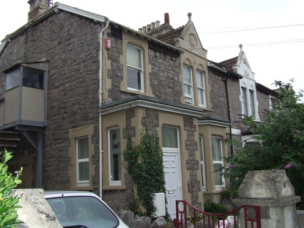 Studio to rent in Road, WestonSuperMare BS23, £625 pcm Zoopla