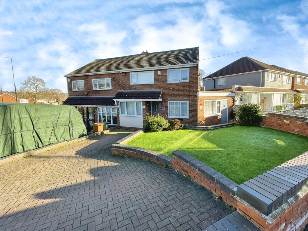 3 bed semidetached house for sale in Park Farm Road, Birmingham B43, £