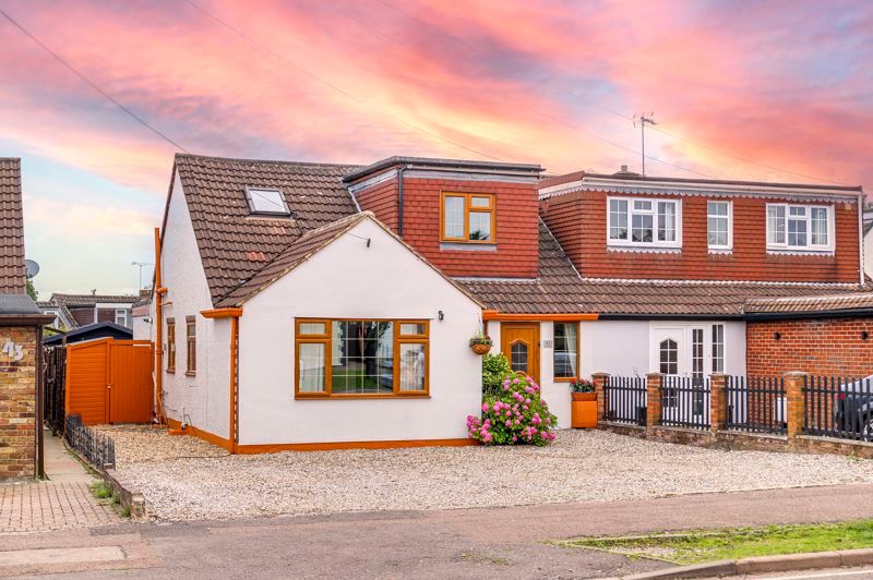 5 bed semidetached house for sale in Theobalds Road, Cuffley, Potters