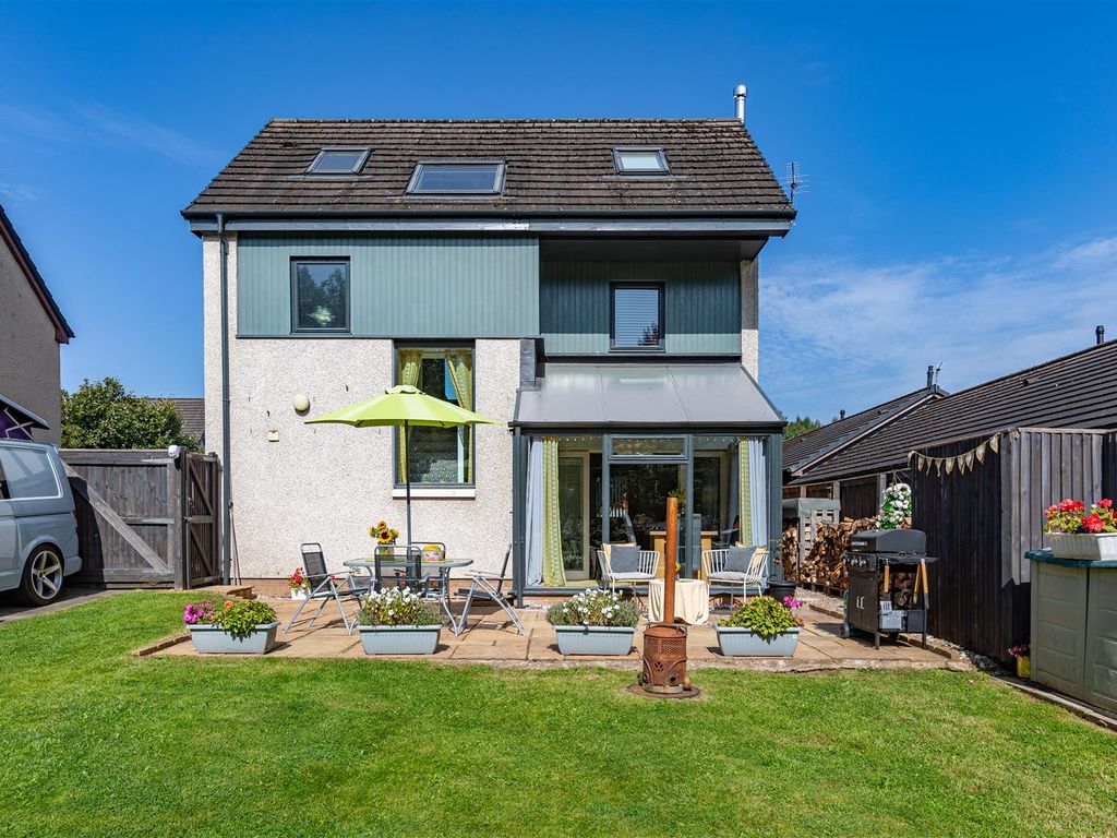 4 bed detached house for sale in 11 Killie Court, Tweedbank, Galashiels