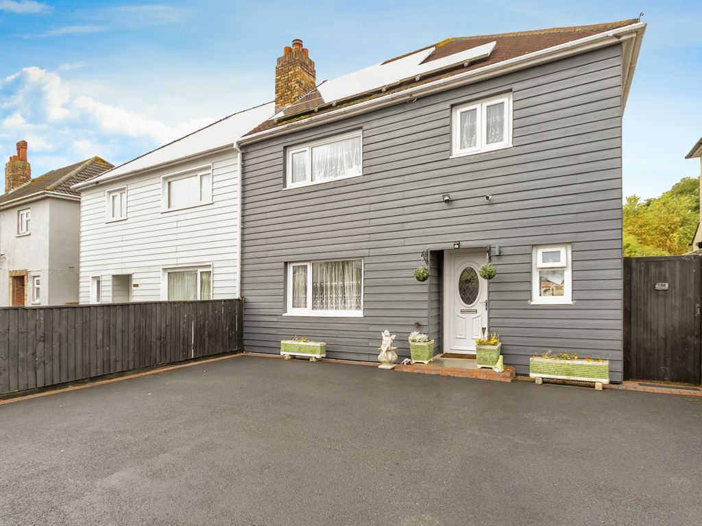 3 bed semidetached house for sale in Mossley Avenue, Wallisdown, Poole