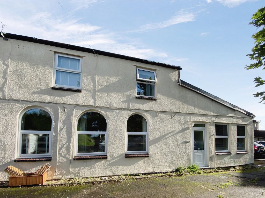 2 bed semidetached house for sale in Foxwood Close, Bassaleg, Newport