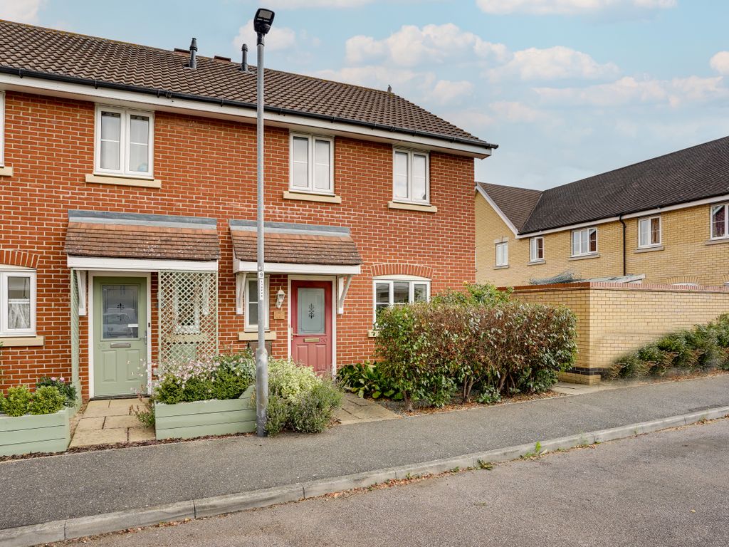 3 bed semidetached house for sale in Clare Drive, Highfields Caldecote