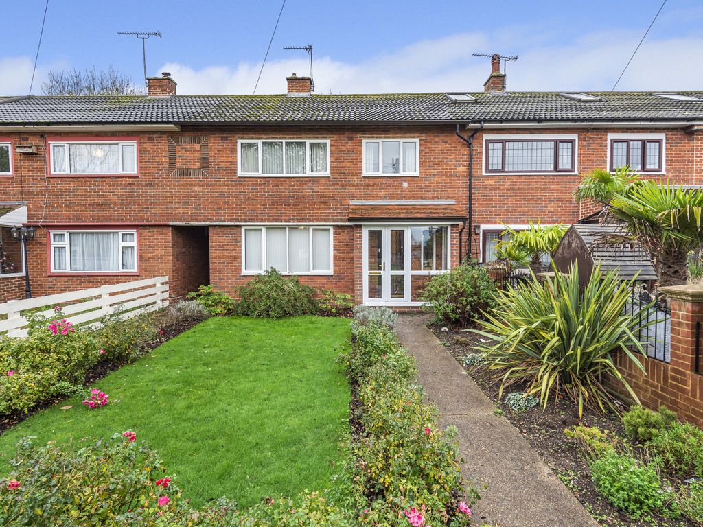 3 bed terraced house for sale in Blair Avenue, Esher, Surrey KT10 Zoopla