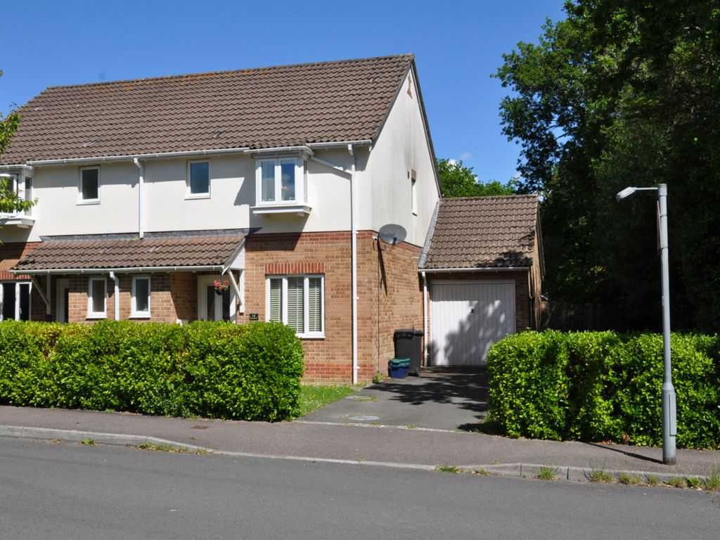 3 bed semidetached house to rent in The Pollards, Barnstaple, Devon