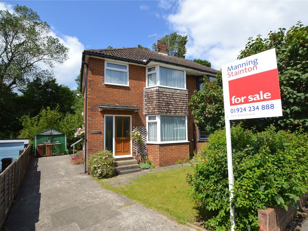 3 bed semidetached house for sale in Woolgreaves Drive, Wakefield