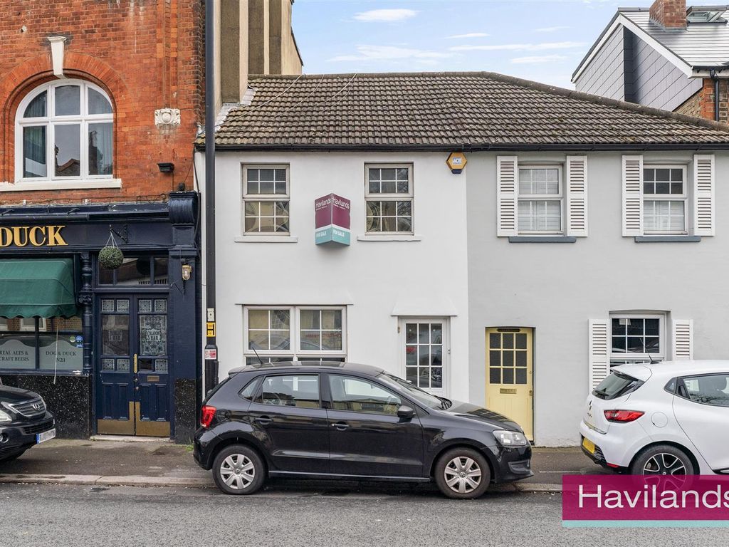 2 bed terraced house for sale in Hoppers Road, London N21, £475,000
