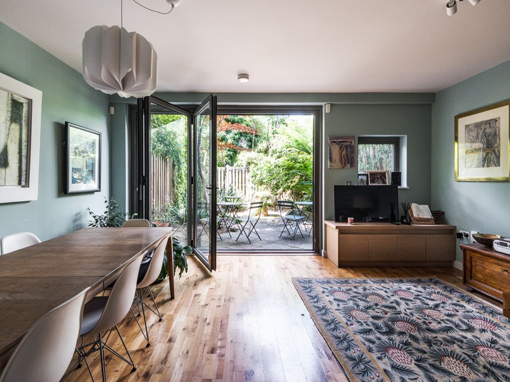 4 bed end terrace house for sale in Corsica Street, Highbury N5, £