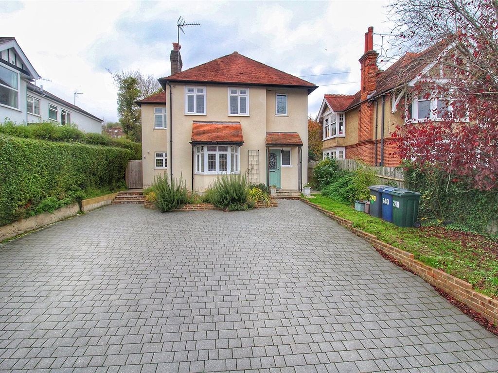 4 bed detached house for sale in West Road, High