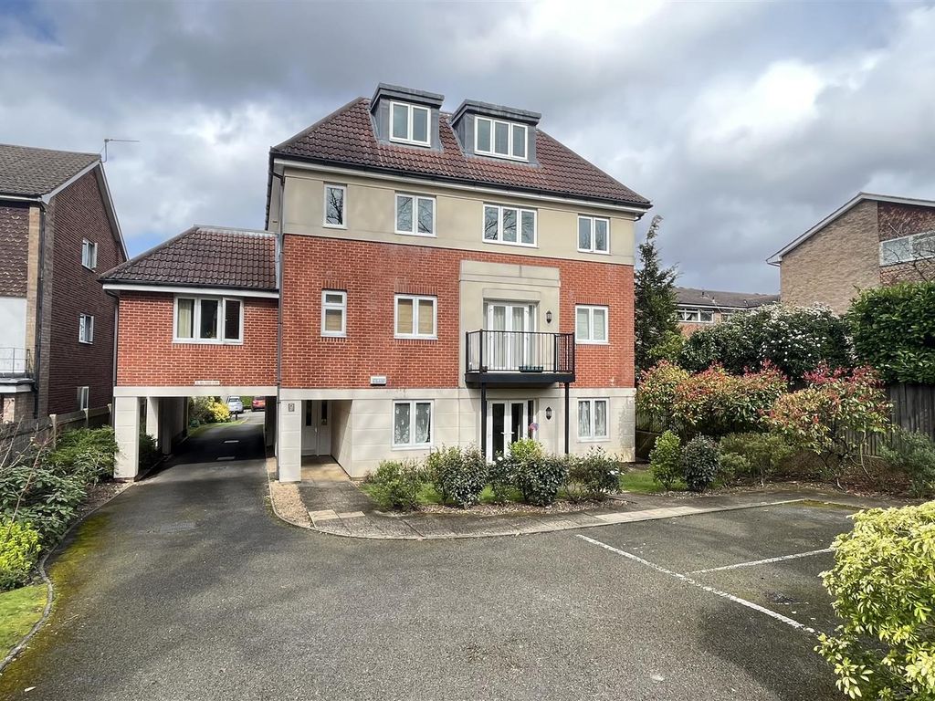 1 bed flat to rent in Christchurch Park, Sutton SM2, £1,250 pcm Zoopla