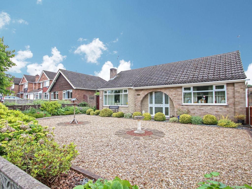 2 bed detached bungalow for sale in Ratcliffe Road, Atherstone CV9, £