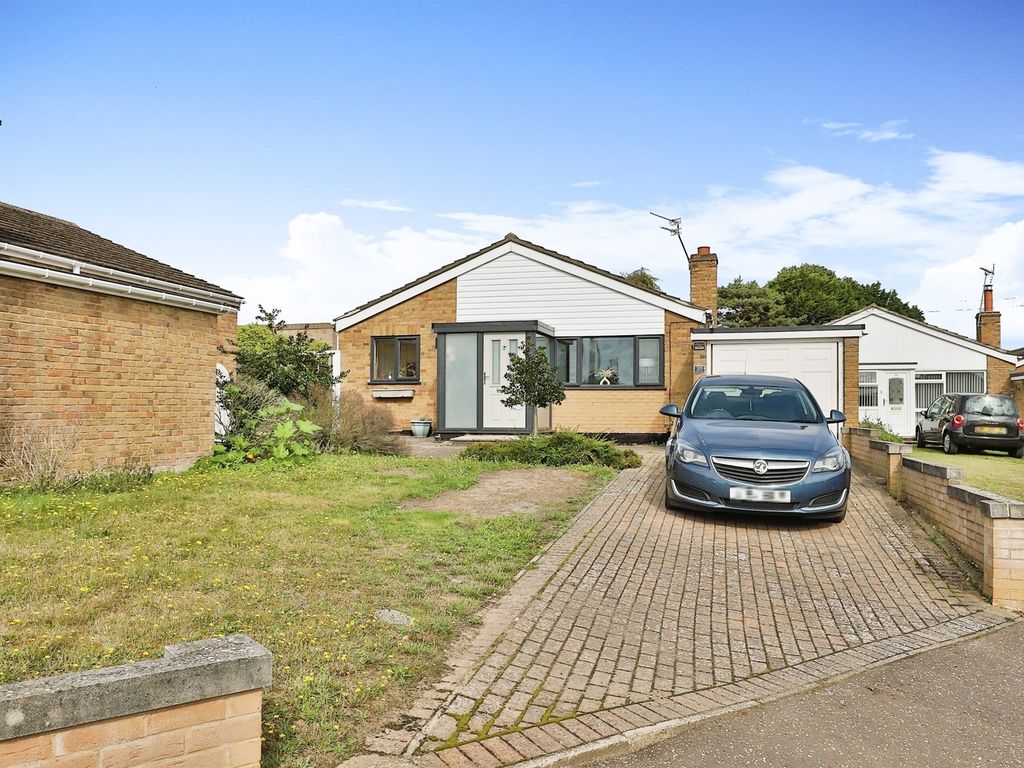 2 bed detached bungalow for sale in Glenda Road, New Costessey, Norwich