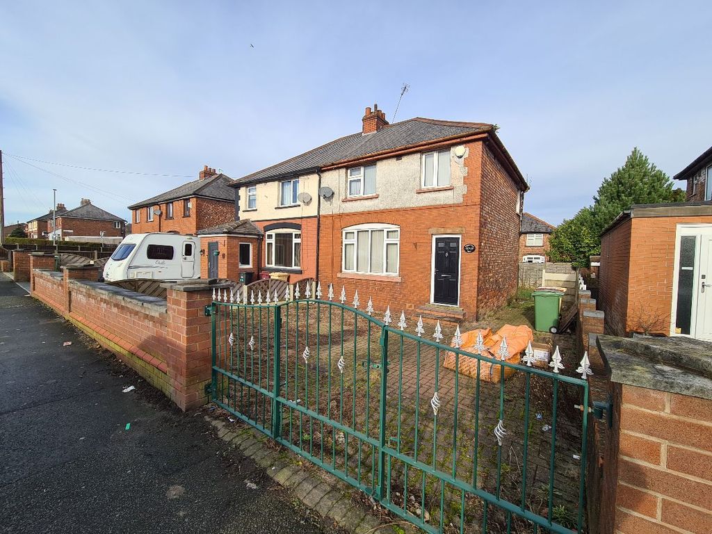 3 bed semidetached house for sale in Springfield Road, Kearsley