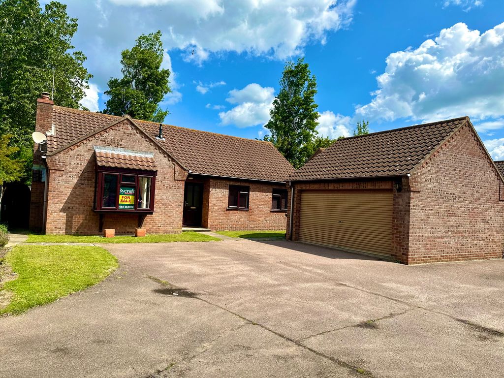 3 bed detached bungalow for sale in Sea View Rise, Hopton, Great