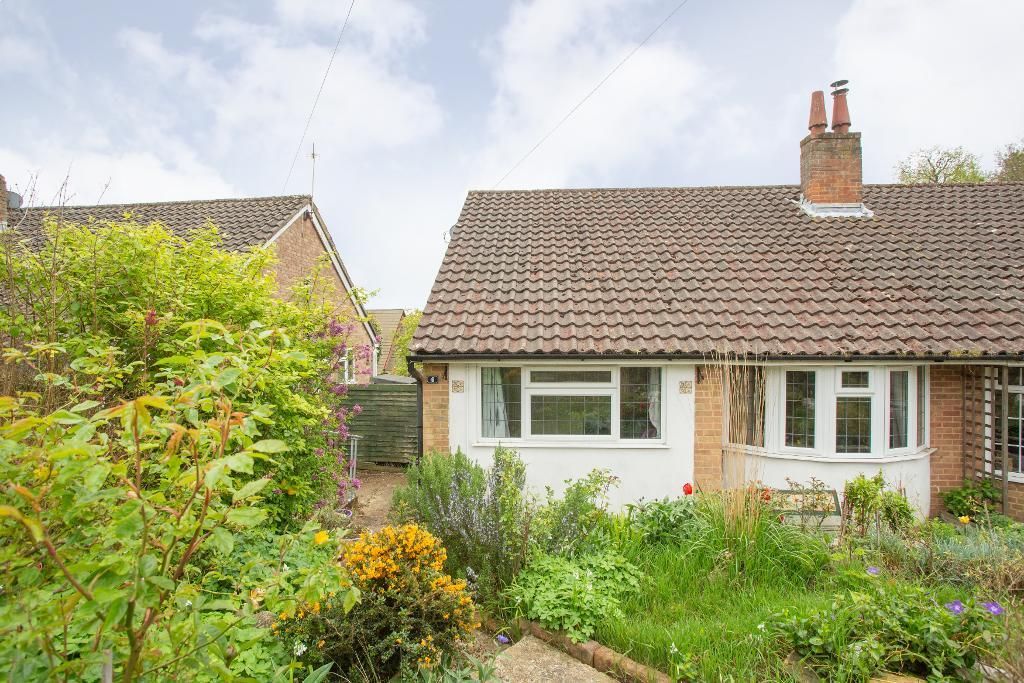 2 bed semidetached bungalow for sale in Woodlands Close, Heathfield
