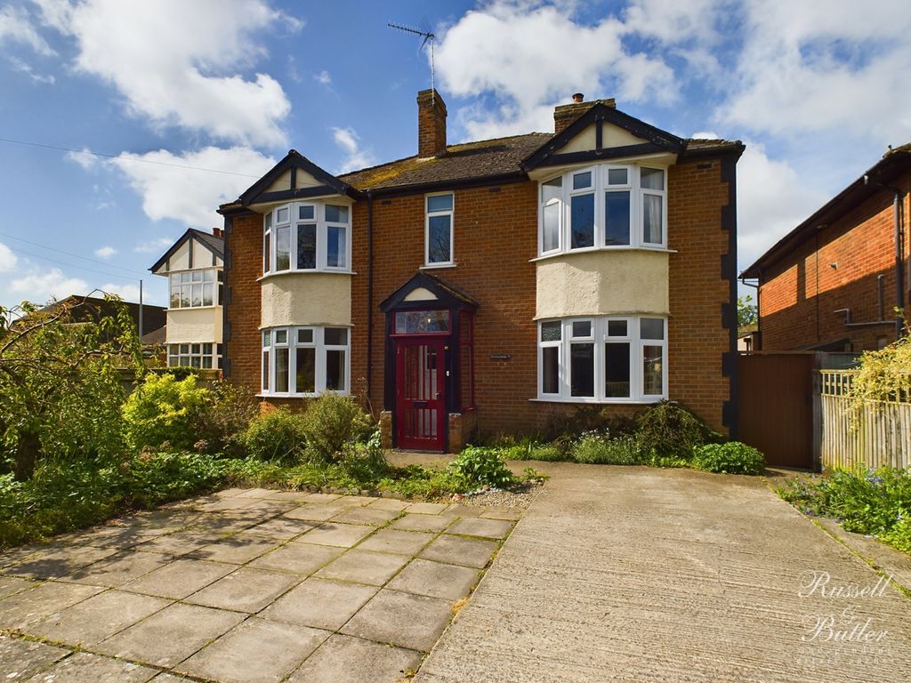 4 bed detached house for sale in London Road, Buckingham MK18 Zoopla